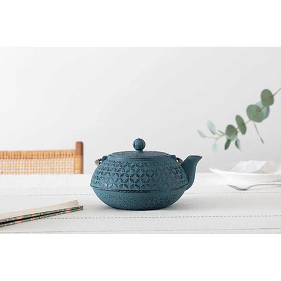 Merkloos Secret De Gourmet Theepot Essential - Gietijzer - Blauw - 1000 Ml 4 Merkloos Secret De Gourmet Theepot Essential - Gietijzer - Blauw - 1000 Ml - Afbeelding 4